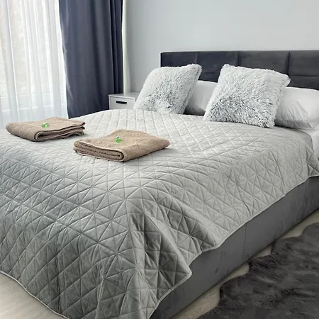 Skau Piano Family & Business Free Parking *