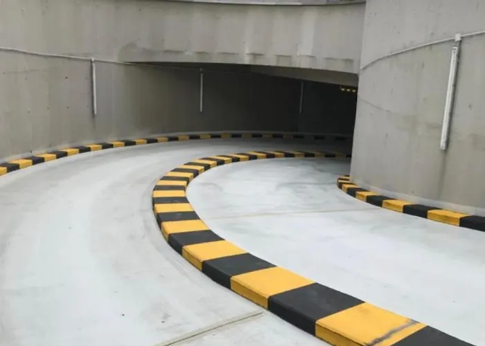 Skau Piano Family & Business Free Parking *