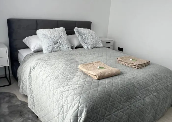 Skau Piano Family & Business Free Parking * Bratislava