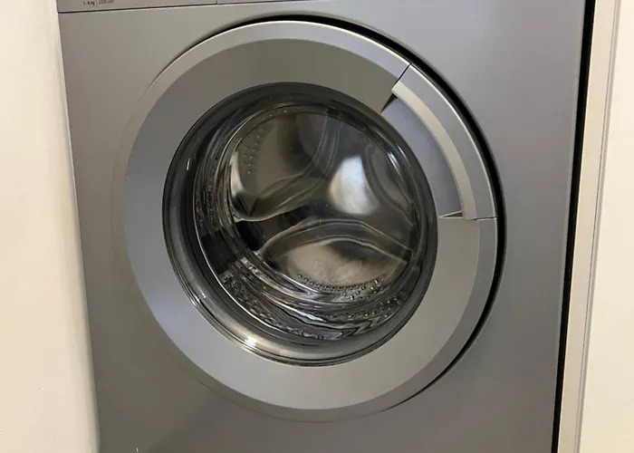 Skau Piano Family & Business Free Parking * Pozsony